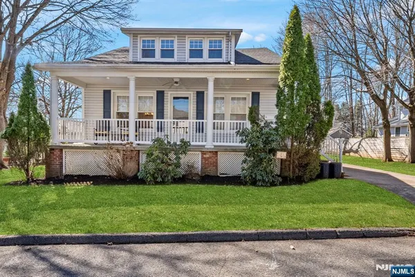 $999,000 | 12 Chestnut Street, Cresskill, NJ 07626