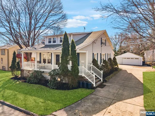 $999,000 | 12 Chestnut Street, Cresskill, NJ 07626