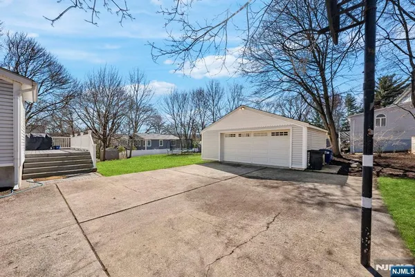 $999,000 | 12 Chestnut Street, Cresskill, NJ 07626