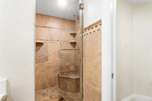 a view of livingroom with furniture