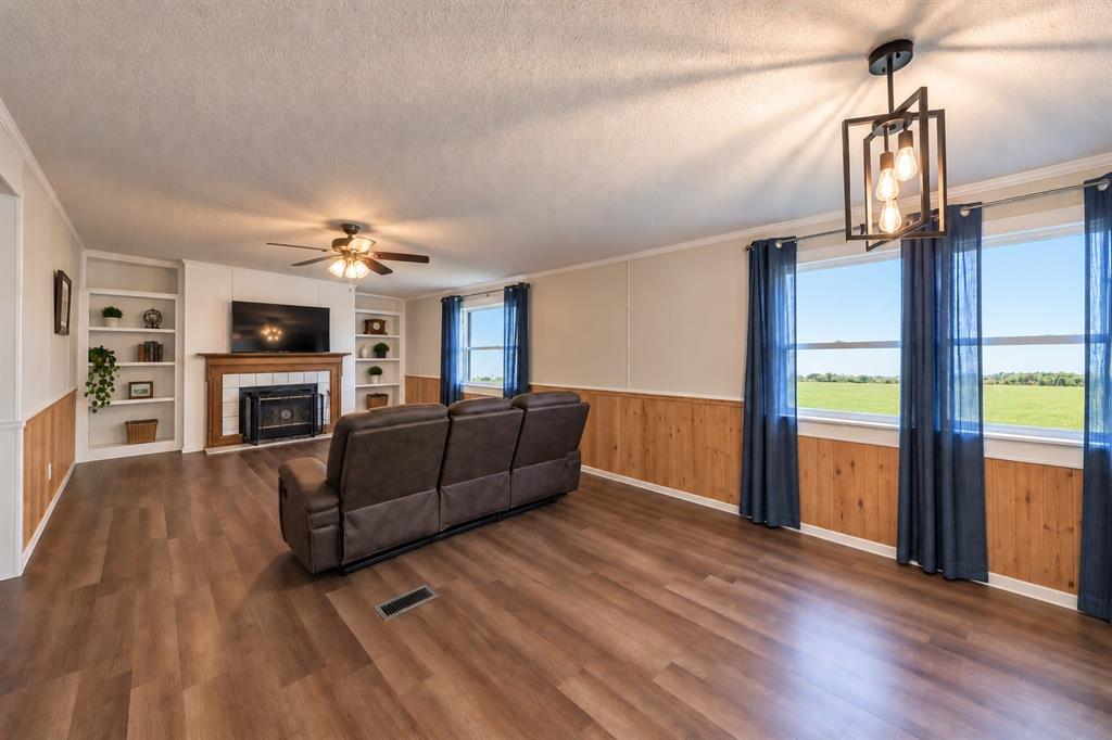208 Rhett Court Aurora, TX 76078 - Photo 14 of 35 Gallery Image 14