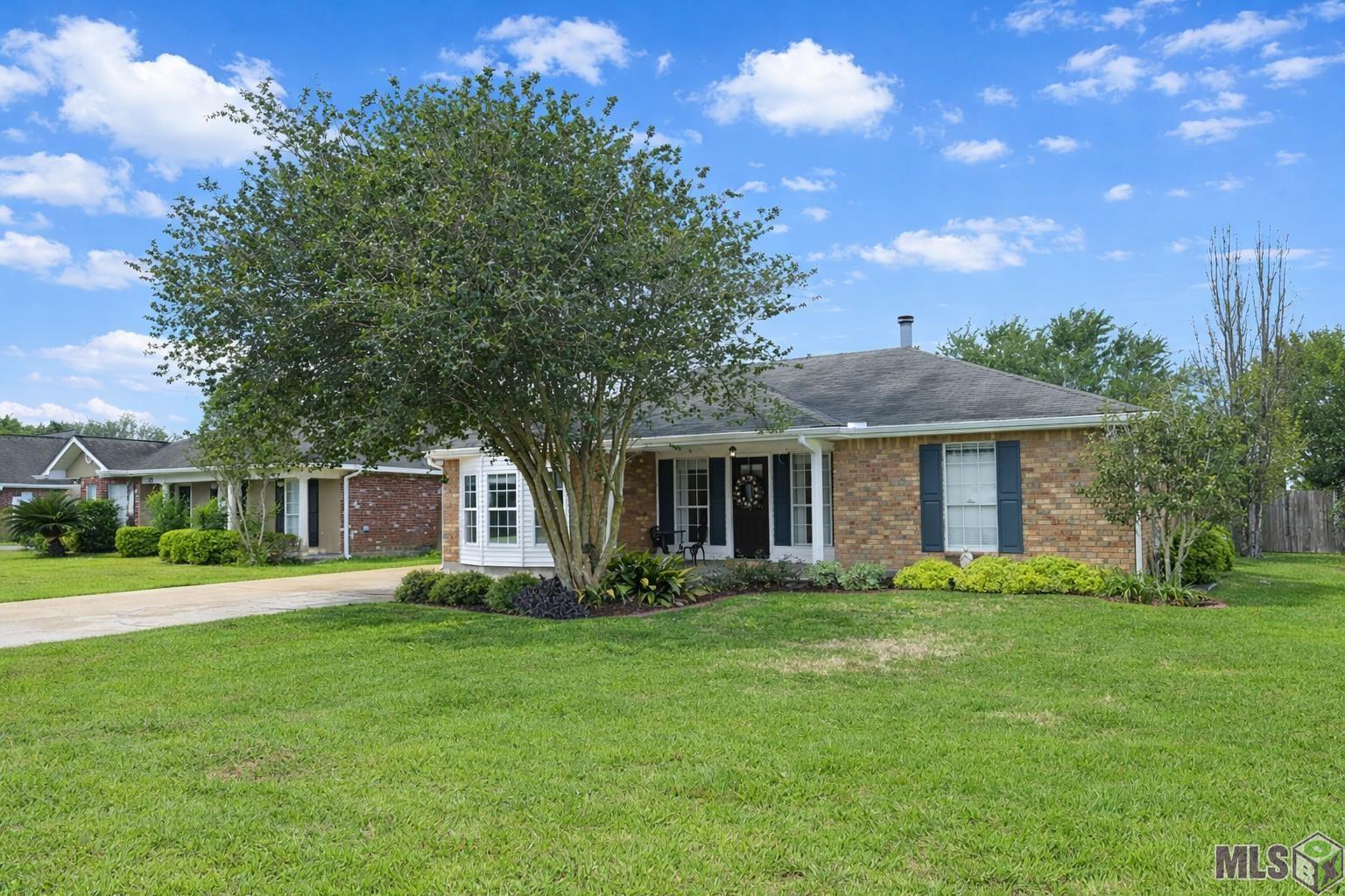 121 Rosedown Drive Thibodaux, LA 70301 - Photo 3 of 21