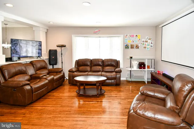 $739,000 | 6819 Lavant Drive, Springfield, VA 22152