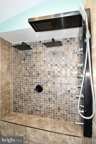 $739,000 | 6819 Lavant Drive, Springfield, VA 22152