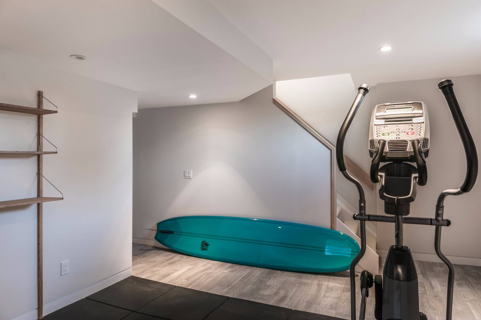 83 North Surfside Avenue Montauk, NY 11954 - Photo 21 of 26 a view of a room with gym equipment