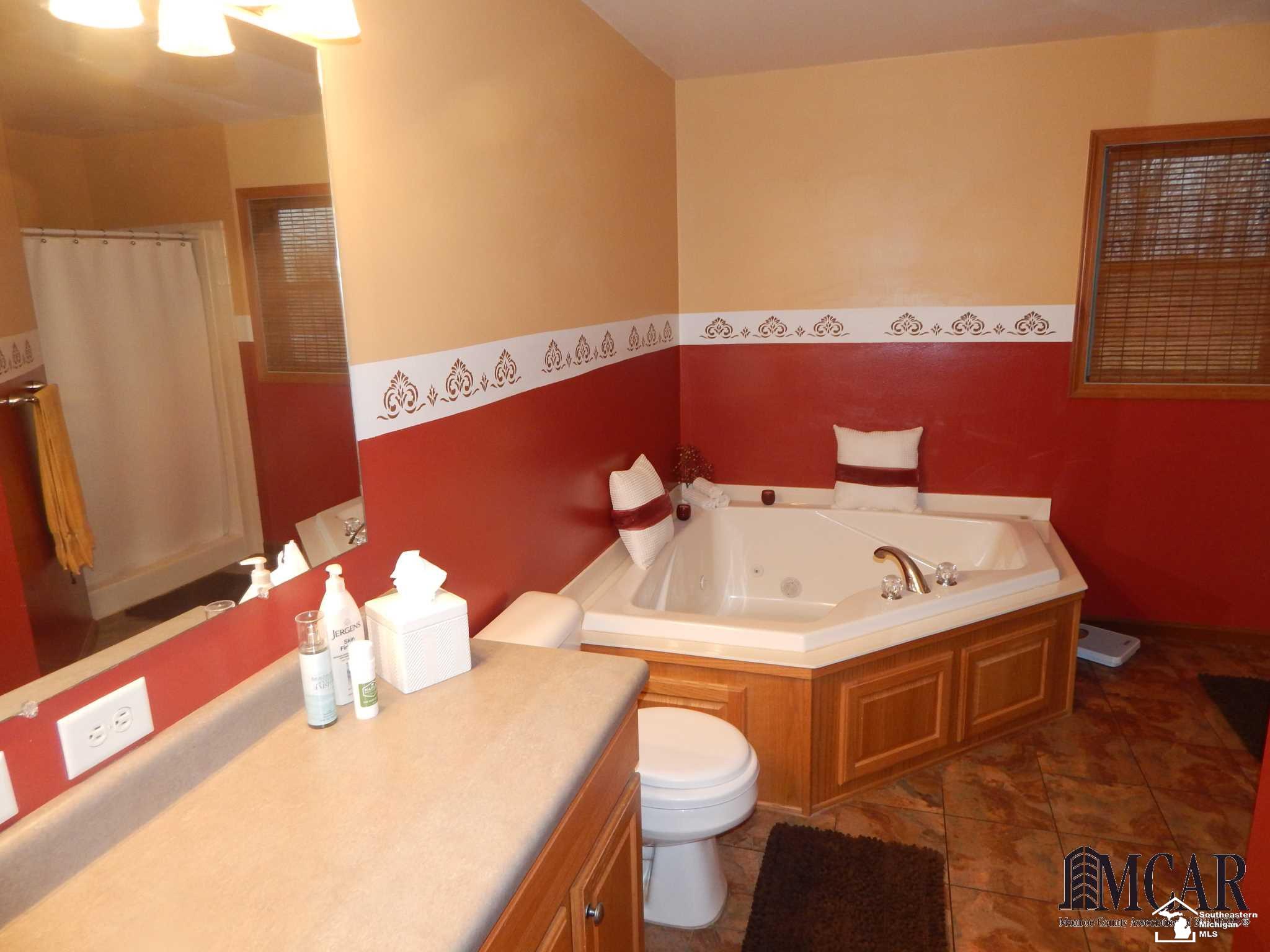472 West Morocco Road Temperance, MI 48182 - Photo 10 of 27