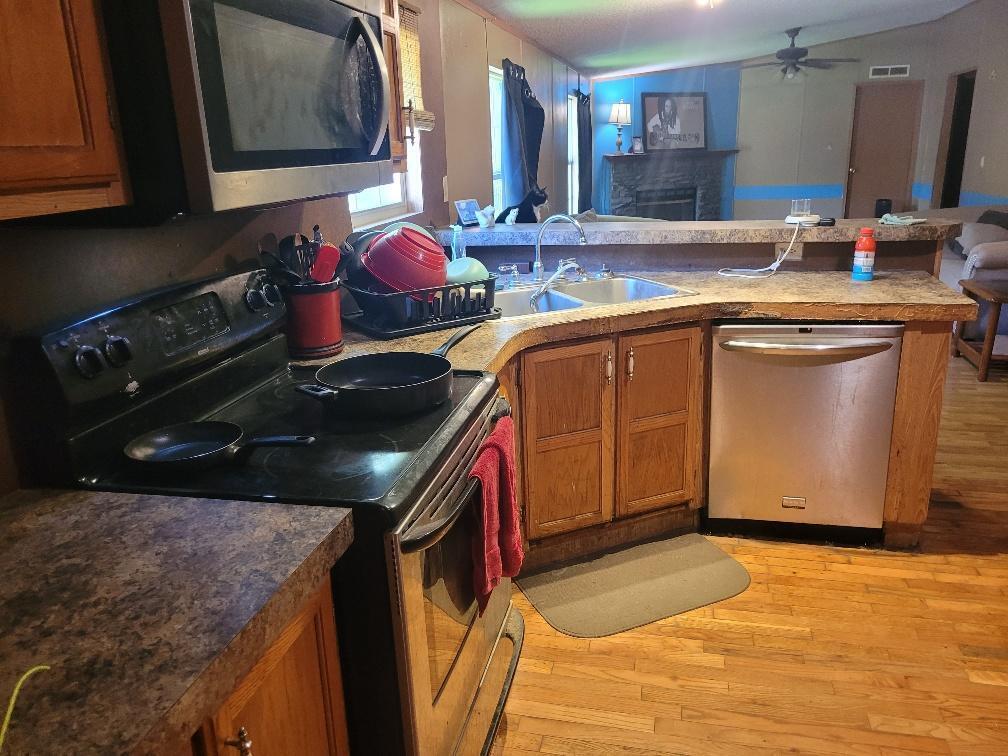 261 N Road Johnson City, TN 37601 - Photo 4 of 12 north kitchen 2