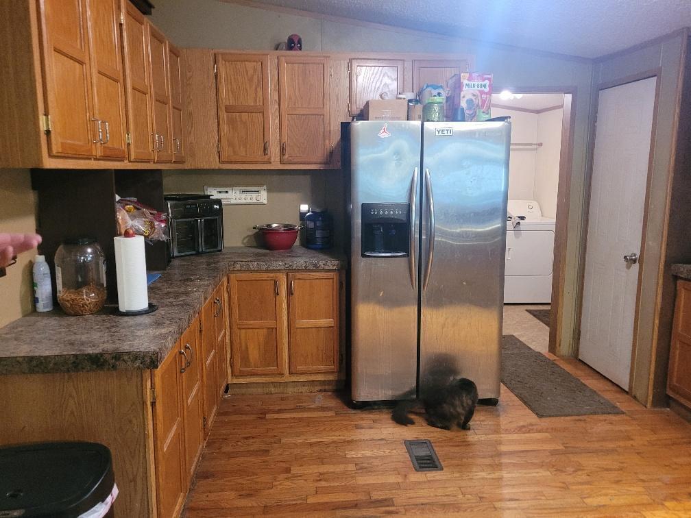 261 N Road Johnson City, TN 37601 - Photo 5 of 12 north kitchen