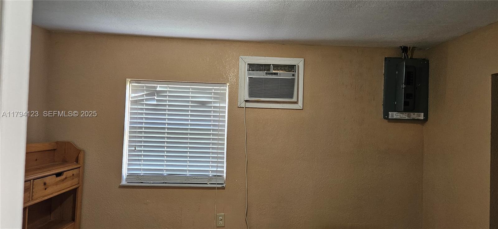 3100-3112 Sanders Road Davenport, FL 33837 - Photo 71 of 100 a view of a room that has a window in it