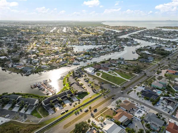 $2,200 | 634 Yardarm Drive, Apollo Beach, FL 33572