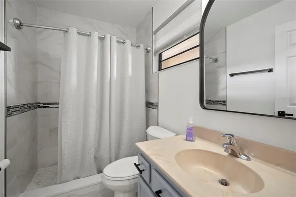 $2,200 | 634 Yardarm Drive, Apollo Beach, FL 33572