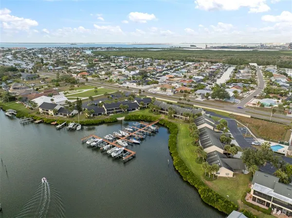 $2,200 | 634 Yardarm Drive, Apollo Beach, FL 33572