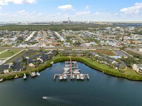 $2,200 | 634 Yardarm Drive, Apollo Beach, FL 33572