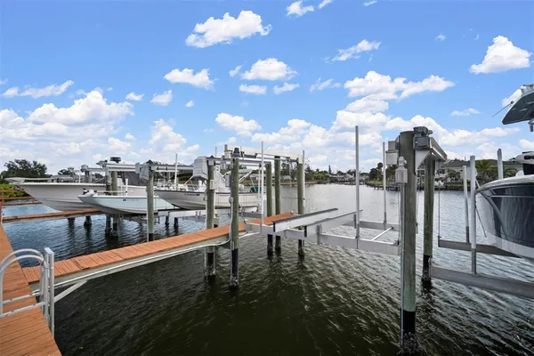 $2,200 | 634 Yardarm Drive, Apollo Beach, FL 33572