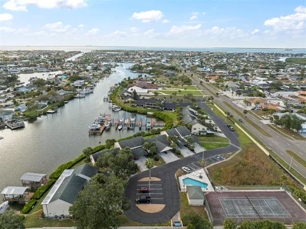 $2,200 | 634 Yardarm Drive, Apollo Beach, FL 33572