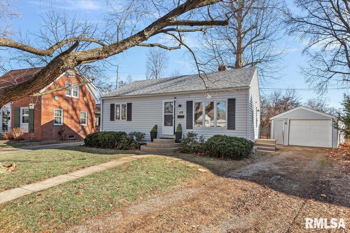 49 Ruth Court Springfield, IL 62704 - Photo 2 of 26