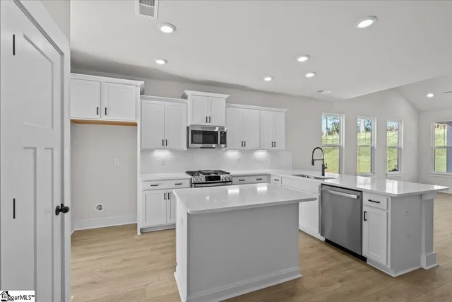 $304,990 | 976 Diane Lane, Moore, SC 29369