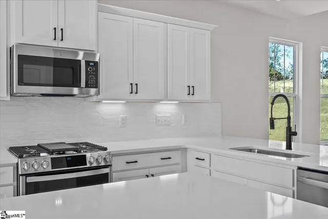 $304,990 | 976 Diane Lane, Moore, SC 29369