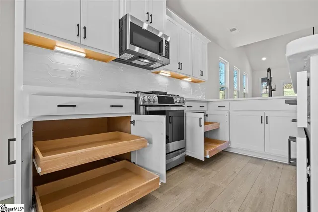 $304,990 | 976 Diane Lane, Moore, SC 29369