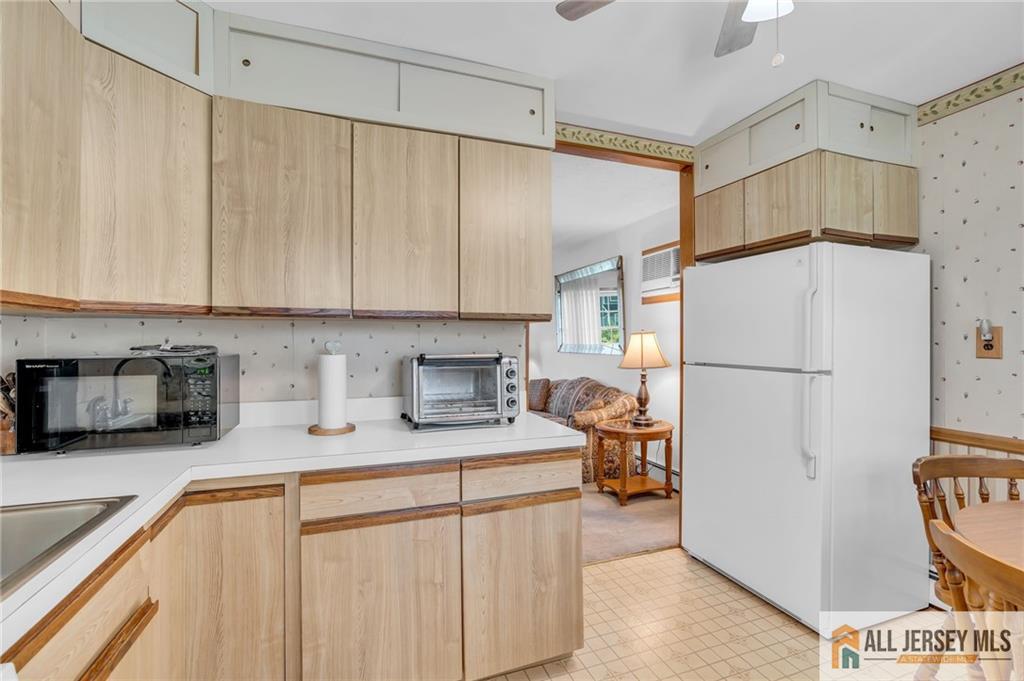 11 Richmond Road Edison, NJ 08817 - Photo 7 of 28 Gallery Image 7