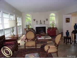 600 North Riverside Avenue St. Clair, MI 48079 - Photo 3 of 19 Living Rm.jpg