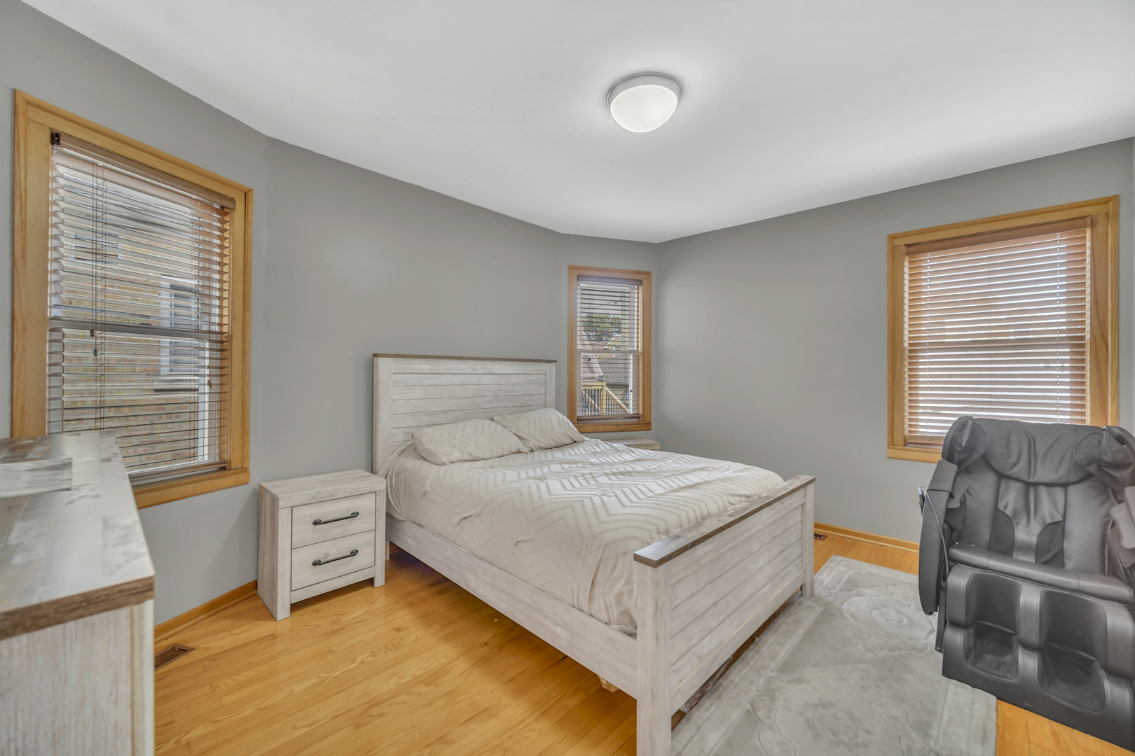 3331 North Rutherford Avenue Chicago, IL 60634 - Photo 14 of 42 Gallery Image 14