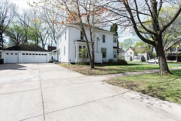 $289,500 | 1104 7th Street East, Menomonie, WI 54751