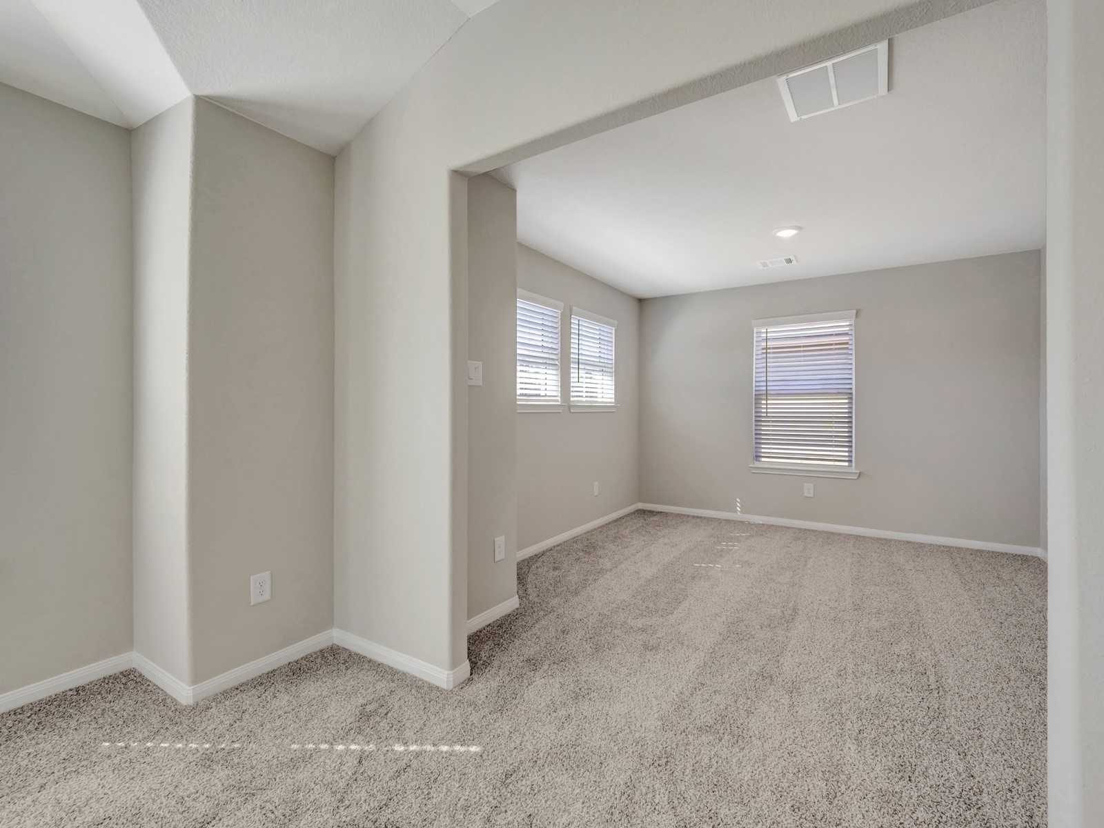 17882 Stone Terrace Montgomery, TX 77316 - Photo 19 of 33 an empty room with windows