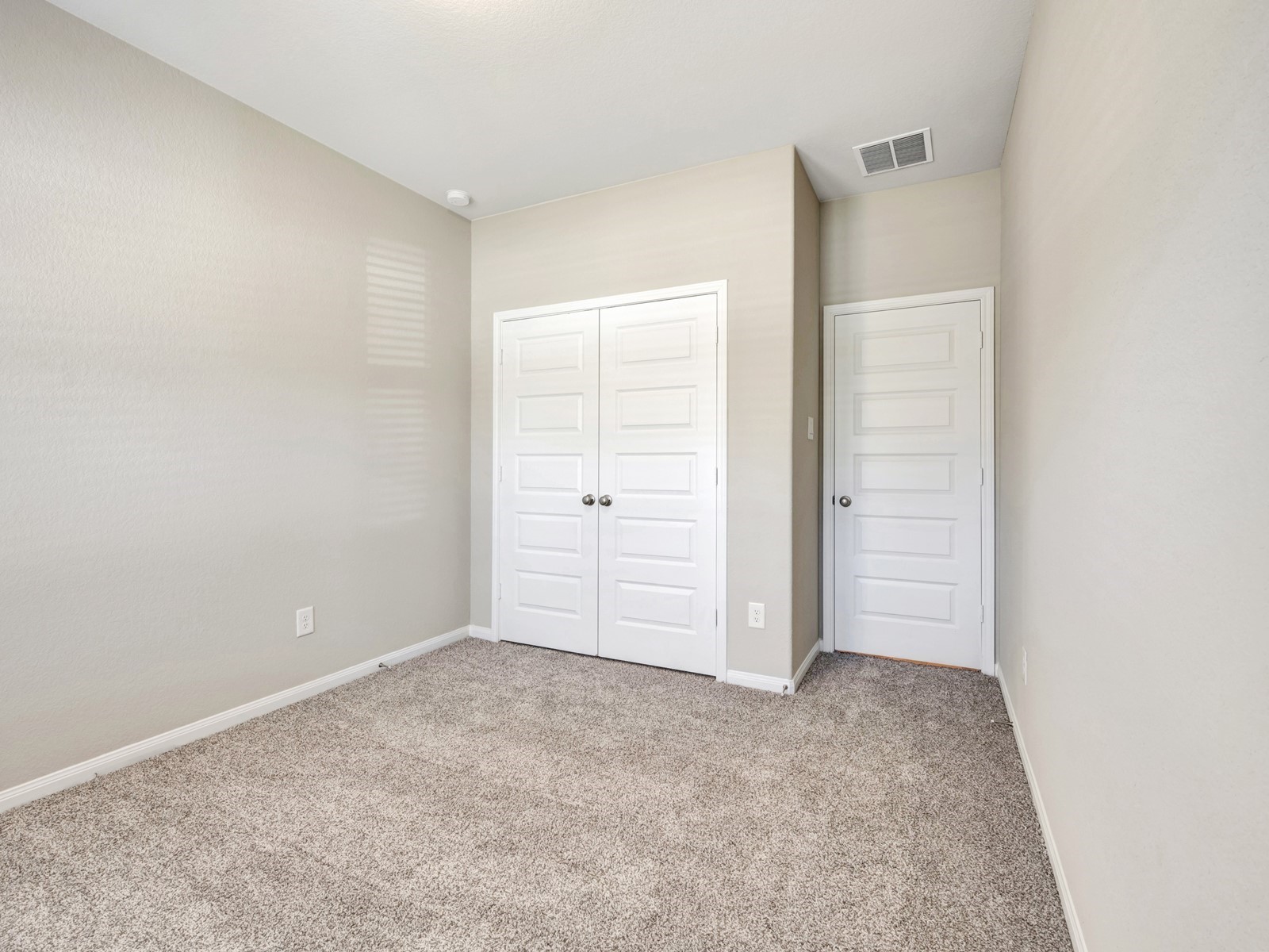 17882 Stone Terrace Montgomery, TX 77316 - Photo 24 of 33 an empty room with closet area