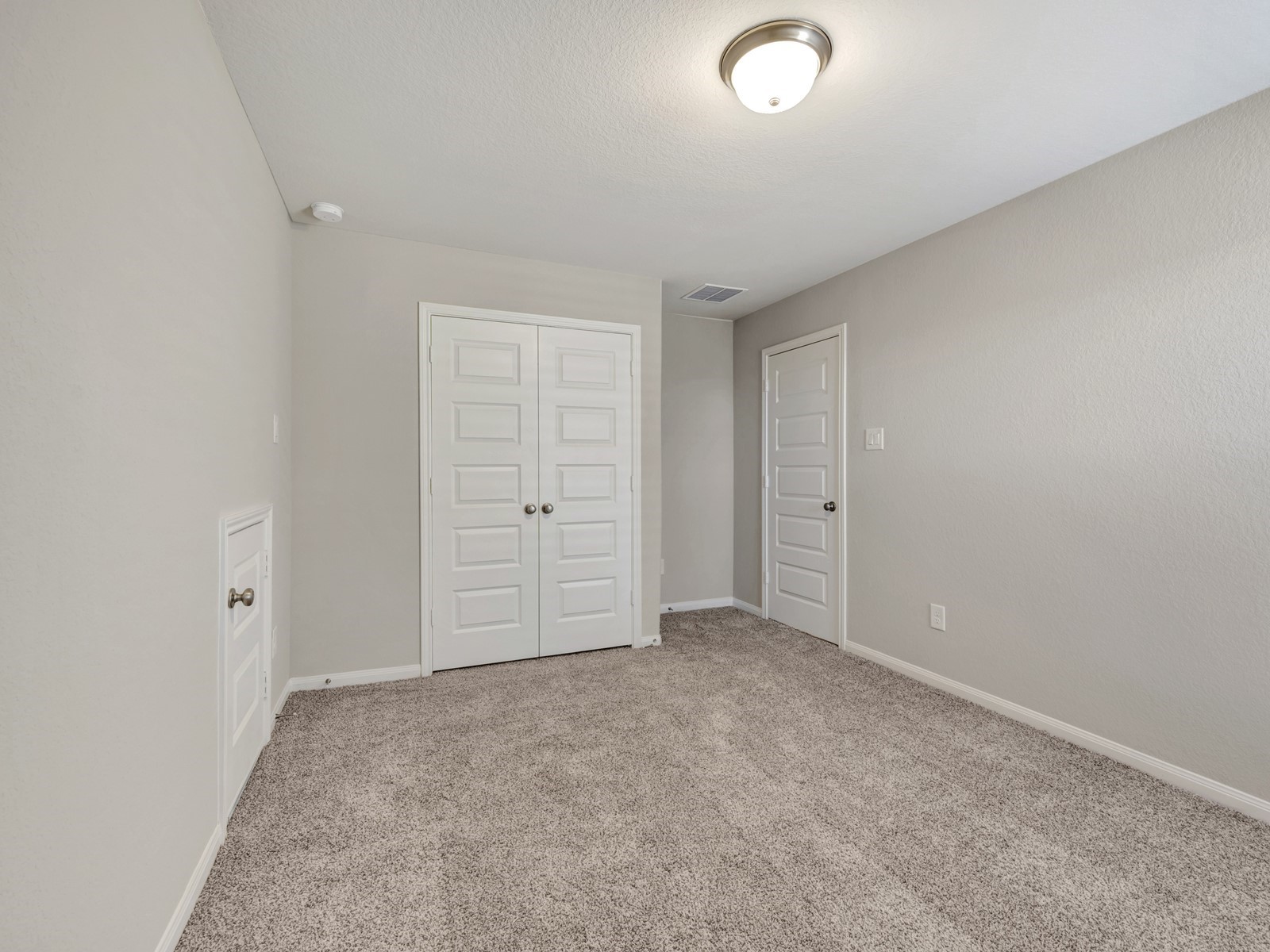 17882 Stone Terrace Montgomery, TX 77316 - Photo 26 of 33 an empty room with closet area