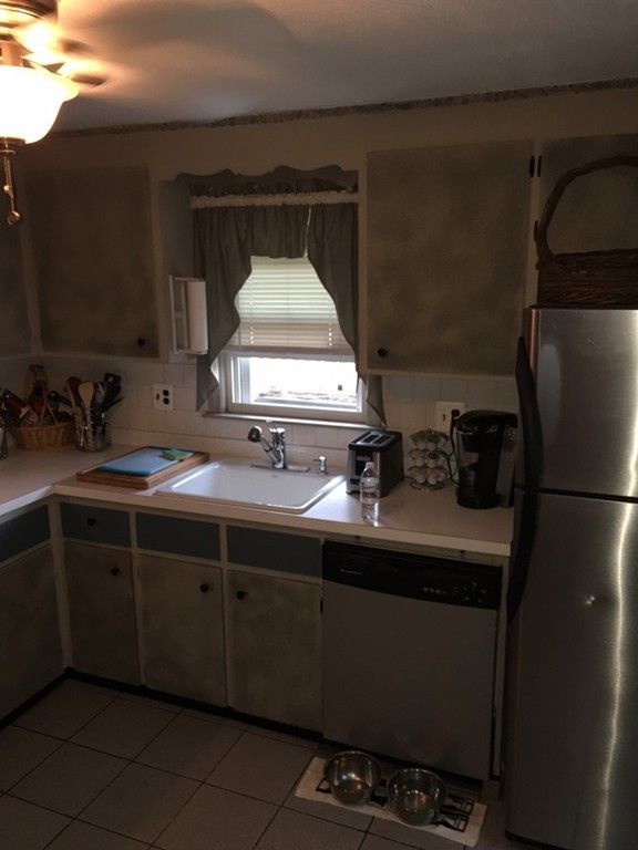 15 McAuliffe Road Randolph, MA 02368 - Photo 8 of 26 Gallery Image 8