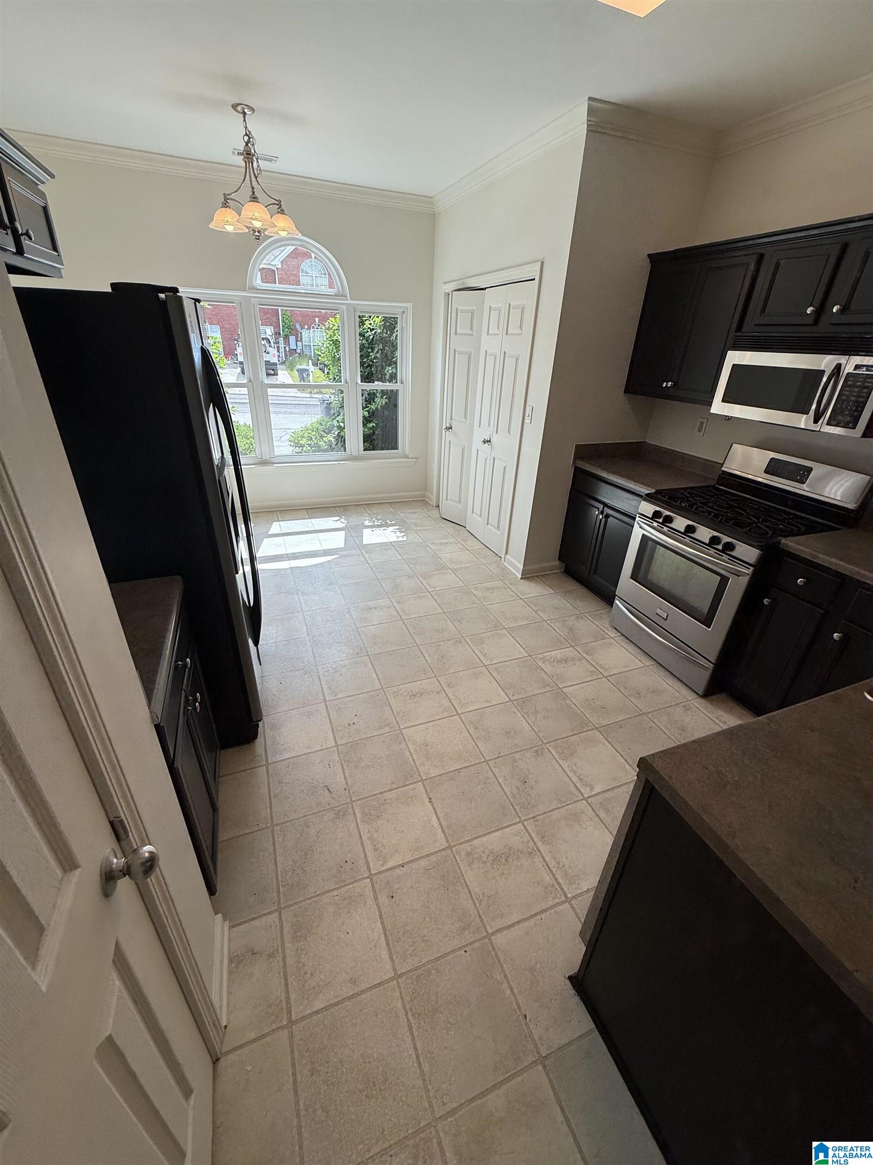142 Canyon Trail Pelham, AL 35124 - Photo 2 of 15
