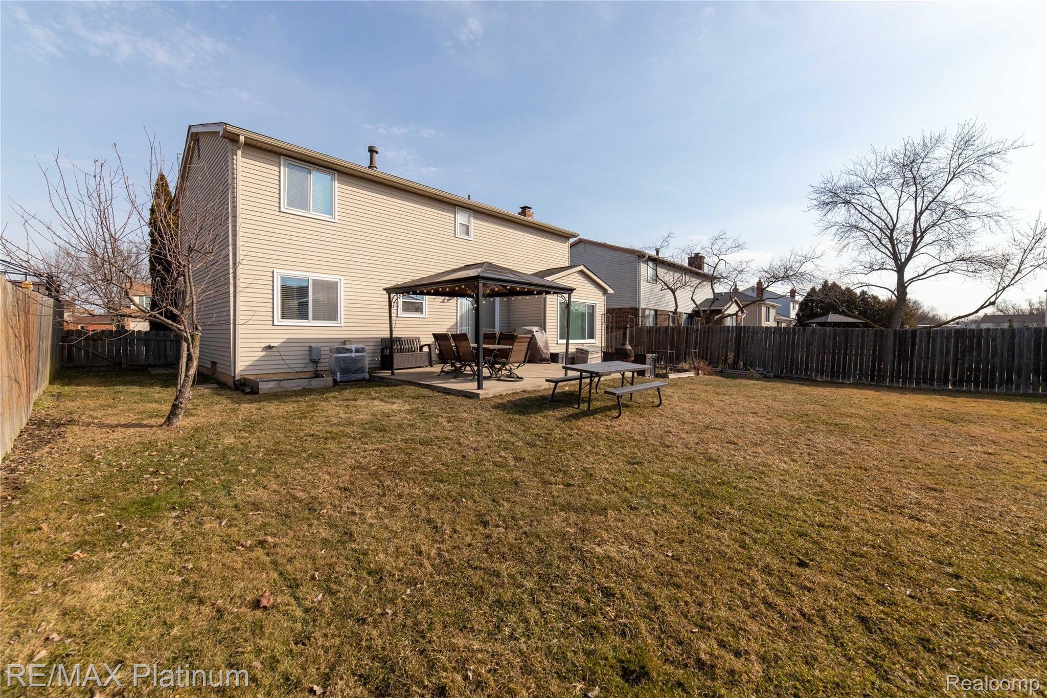 42289 Hanford Road Canton, MI 48187 - Photo 27 of 29 Private backyard.
