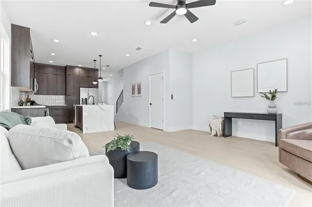 $4,000 | 2512 West Chestnut Street, Tampa, FL 33607