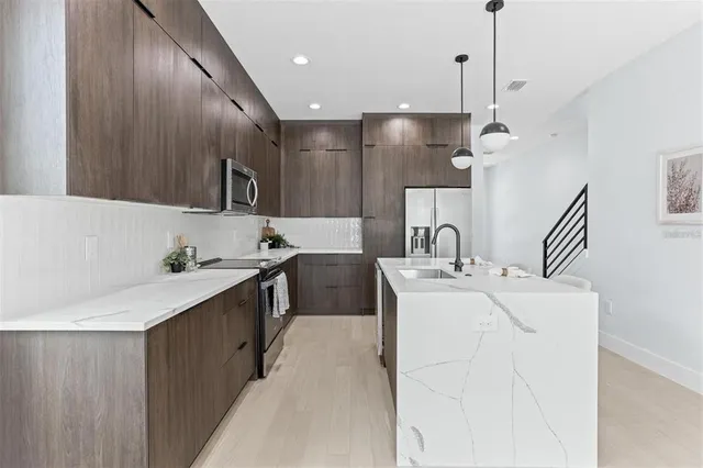 $4,000 | 2512 West Chestnut Street, Tampa, FL 33607