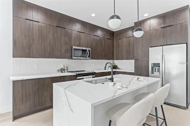 $4,000 | 2512 West Chestnut Street, Tampa, FL 33607