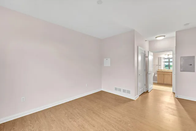 $179,900 | 141 Main Street, Unit 420, Racine, WI 53403