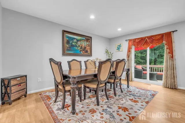 $675,000 | 28 Hawthorn Drive, Edison, NJ 08820