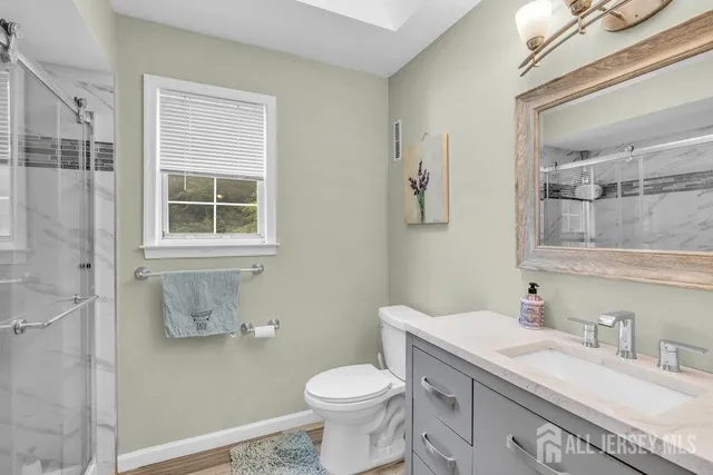 $675,000 | 28 Hawthorn Drive, Edison, NJ 08820