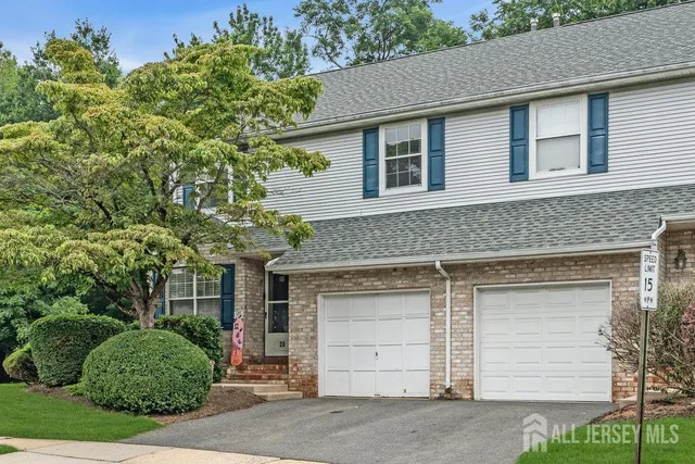 $675,000 | 28 Hawthorn Drive, Edison, NJ 08820