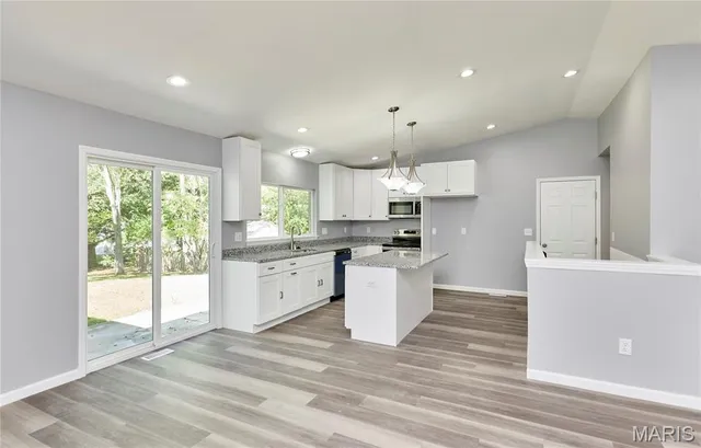 $339,900 | 132 Mill Spring Lane, St. Peters, MO 63376