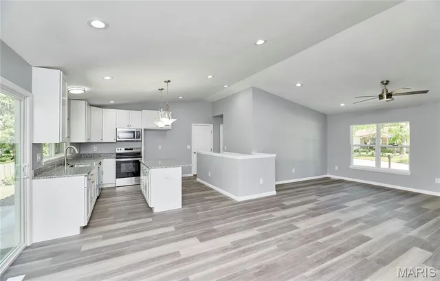 $339,900 | 132 Mill Spring Lane, St. Peters, MO 63376