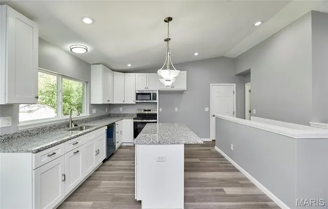 $339,900 | 132 Mill Spring Lane, St. Peters, MO 63376