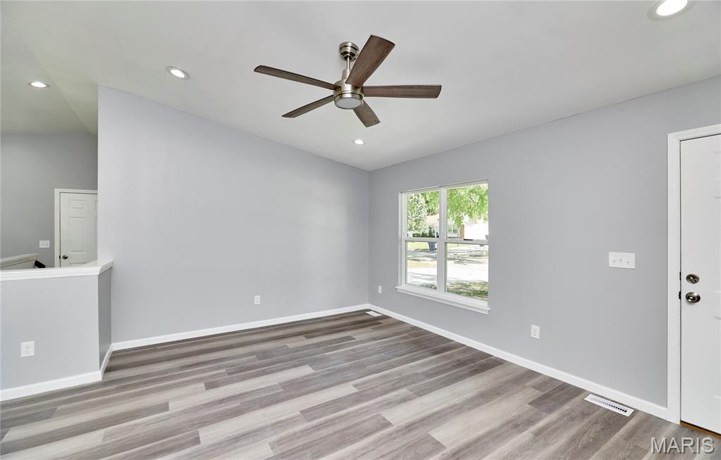 132 Mill Spring Lane St. Peters, MO 63376 - Photo 4 of 48