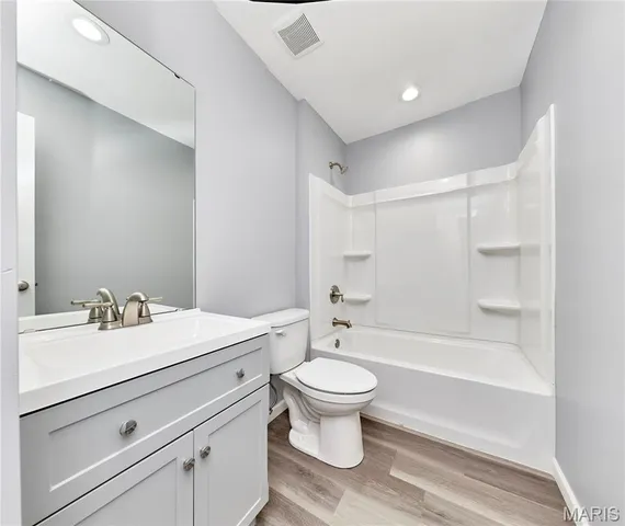 $339,900 | 132 Mill Spring Lane, St. Peters, MO 63376