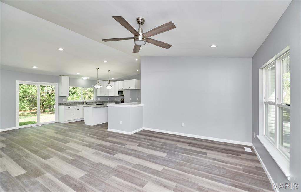 132 Mill Spring Lane St. Peters, MO 63376 - Photo 5 of 48