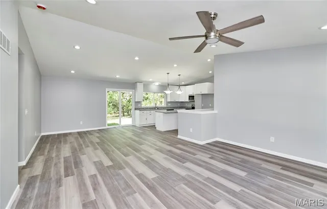 $339,900 | 132 Mill Spring Lane, St. Peters, MO 63376