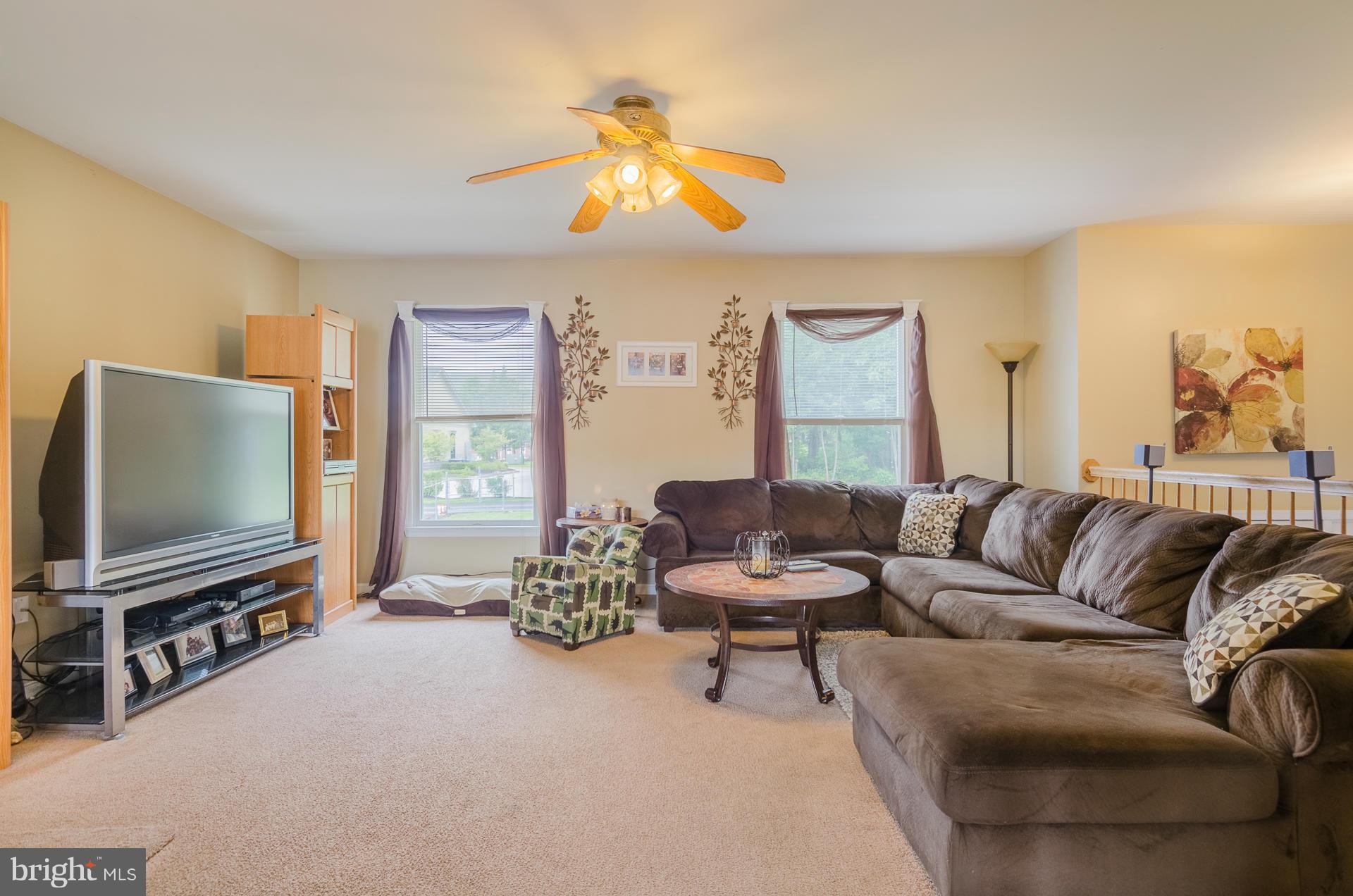 8222 Philadelphia Road Baltimore, MD 21237 - Photo 2 of 30 Living Room