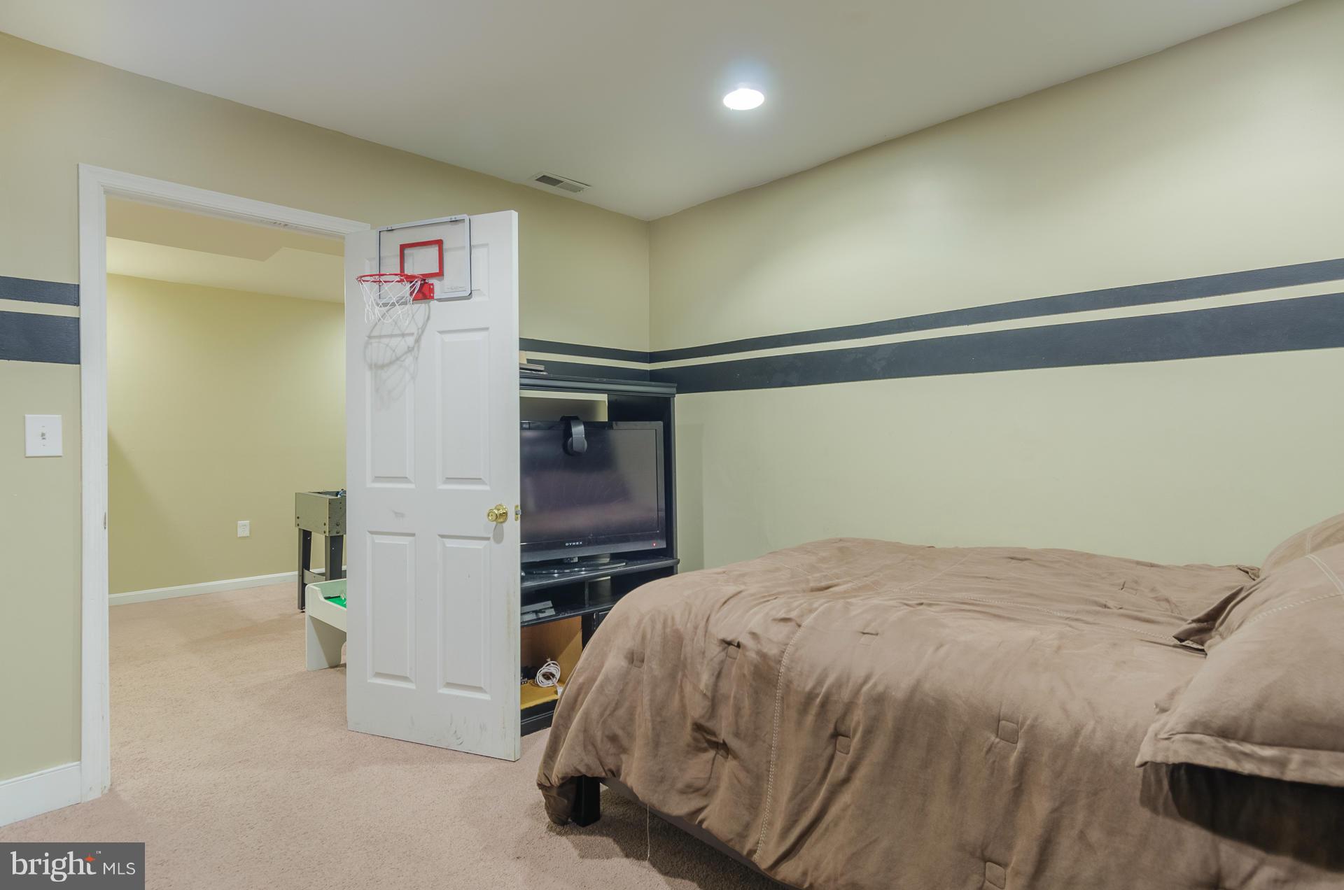 8222 Philadelphia Road Baltimore, MD 21237 - Photo 18 of 30 Bedroom