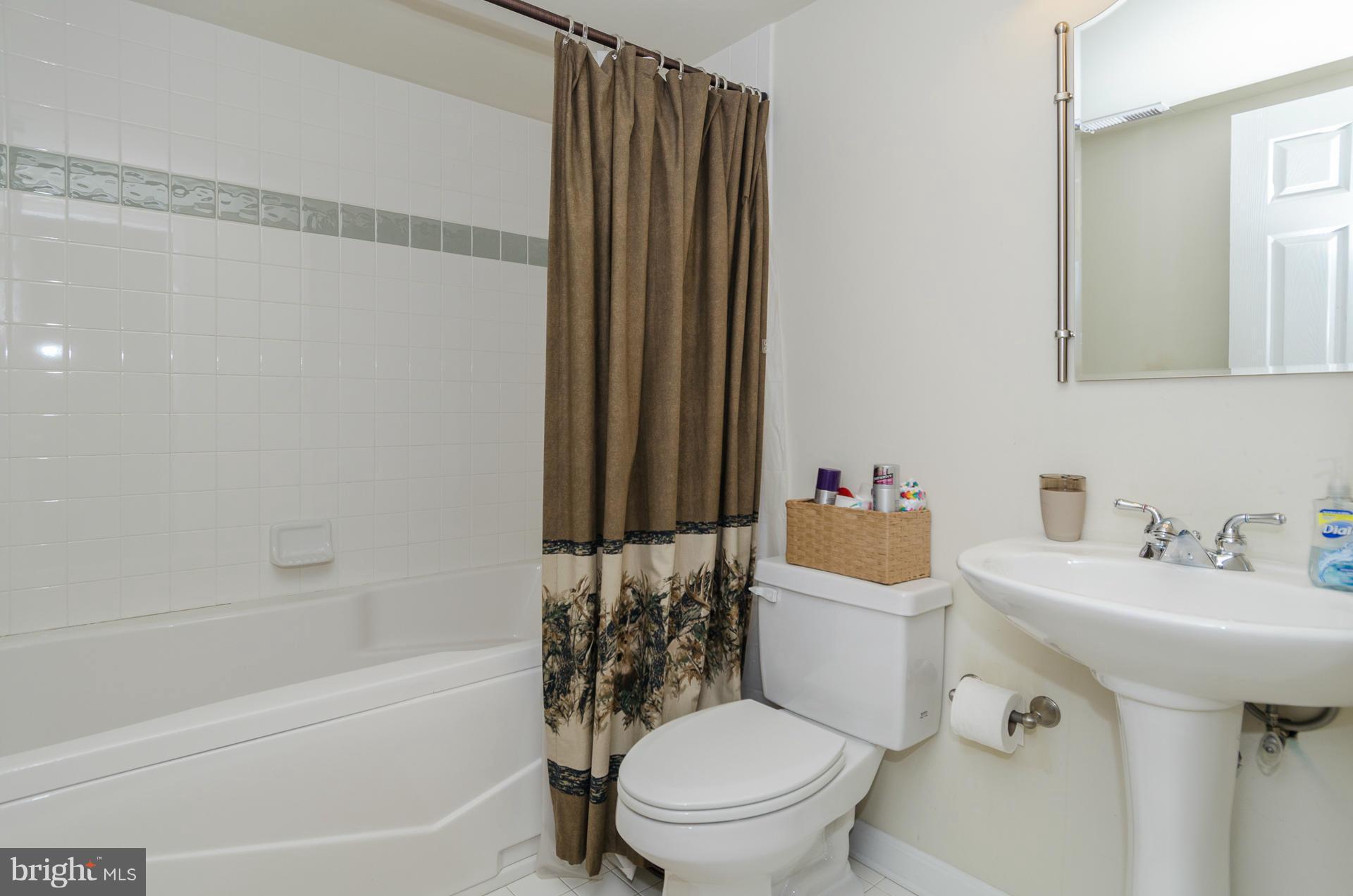 8222 Philadelphia Road Baltimore, MD 21237 - Photo 20 of 30 Bath
